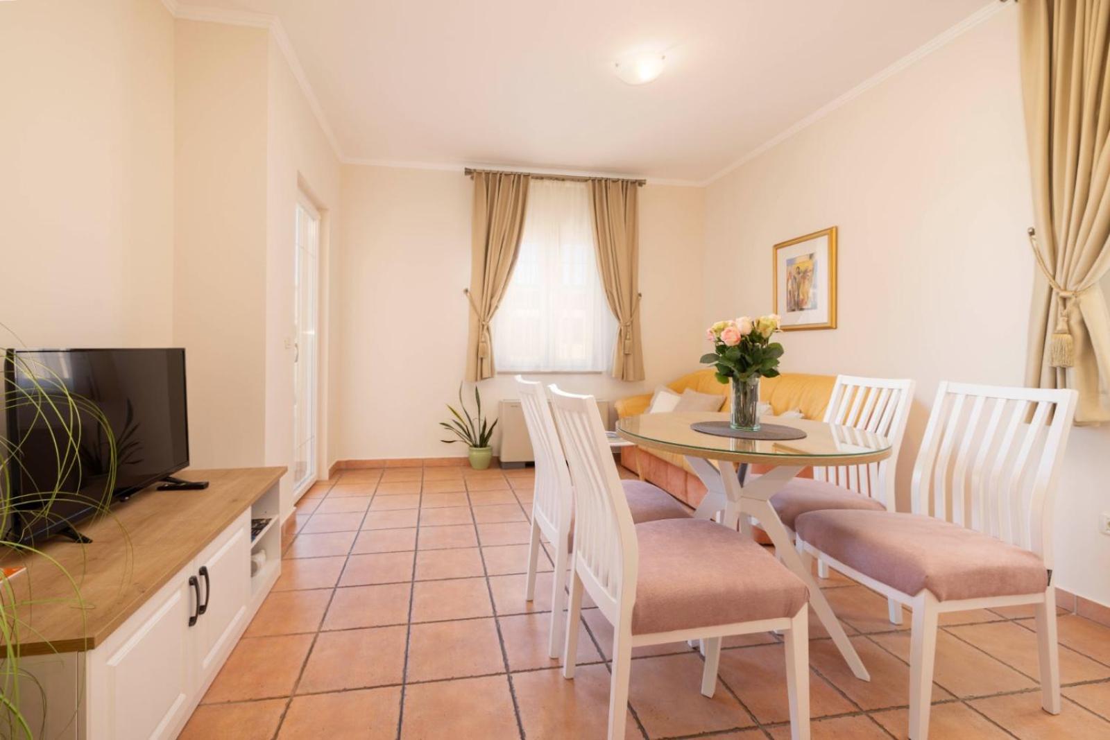 Aparthotel Villa Mozart Podgora Dış mekan fotoğraf
