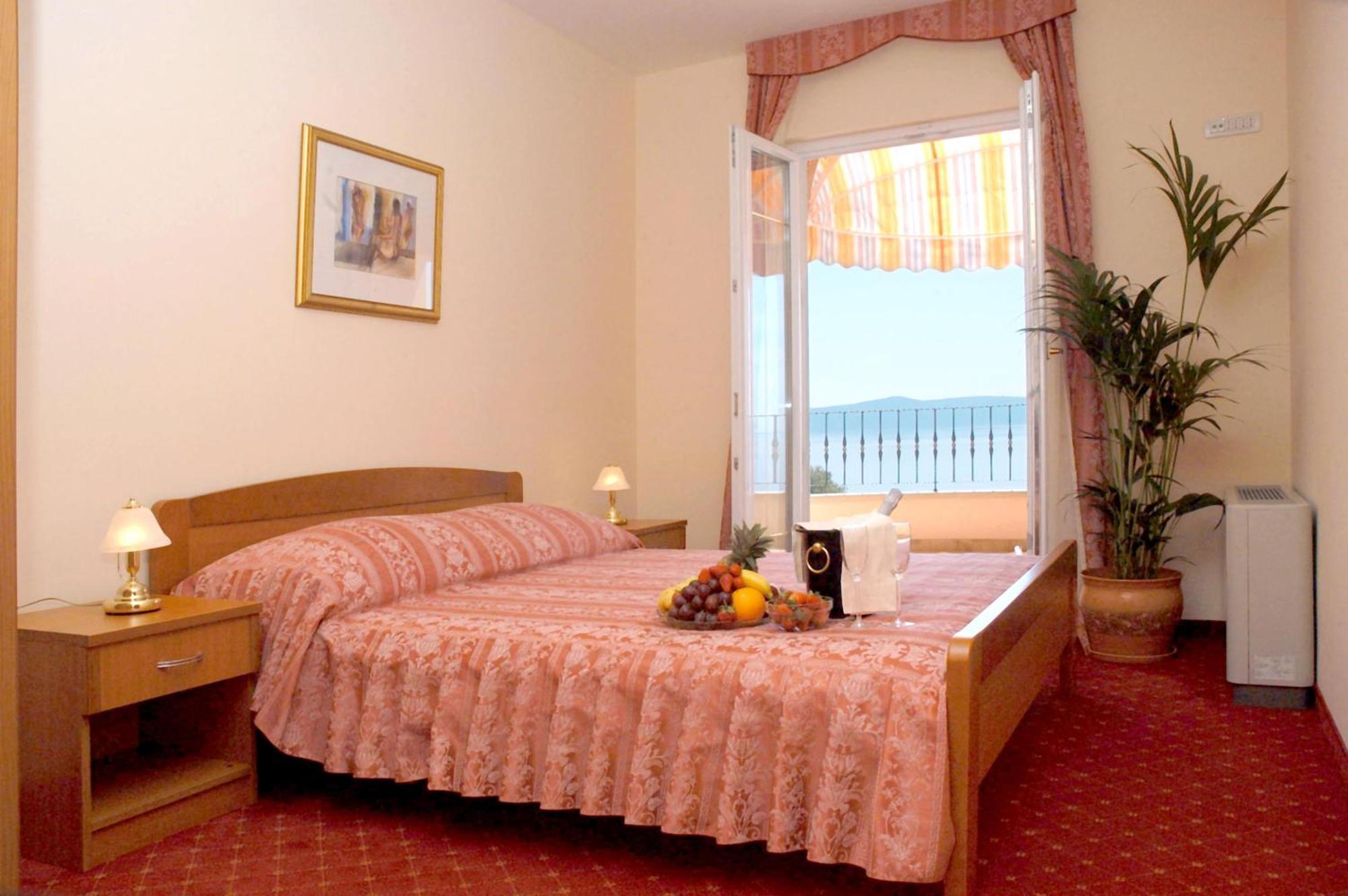 Aparthotel Villa Mozart Podgora Dış mekan fotoğraf