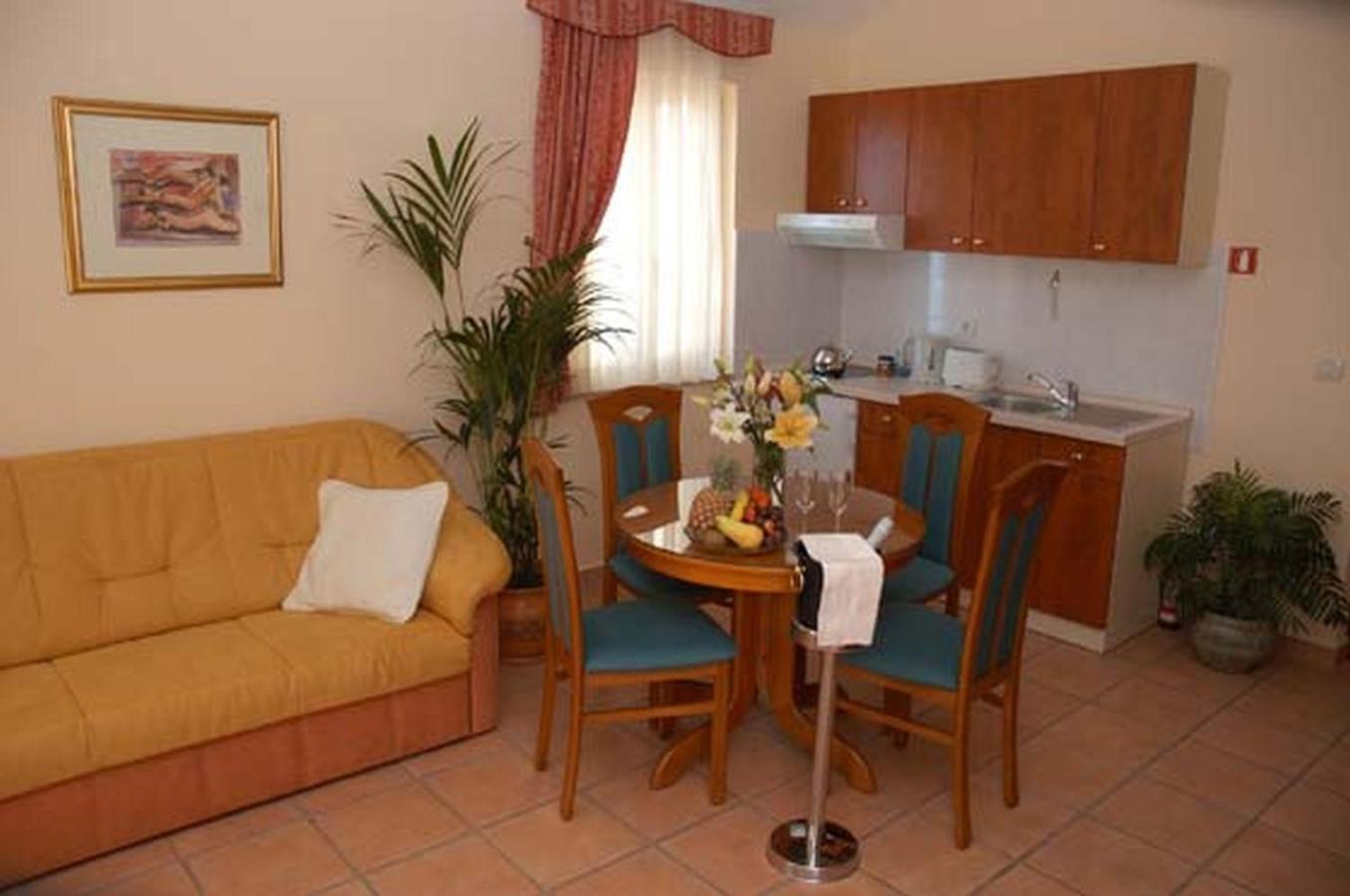 Aparthotel Villa Mozart Podgora Dış mekan fotoğraf